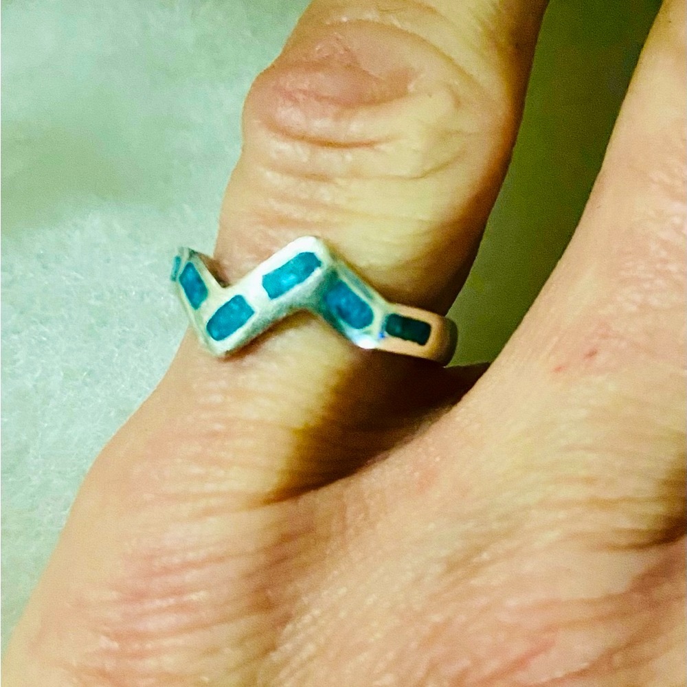 Vintage 1960’s Women’s Navajo Inlaid Turquoise Ring